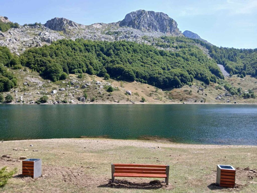 Novi sadržaj oko Rikavačkog jezera u PP “Komovi”